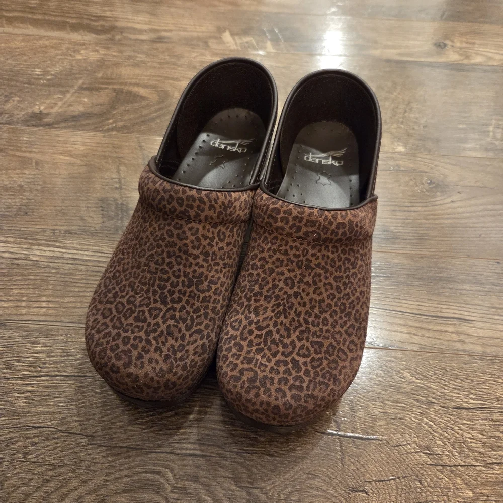 Dansko Animal Print Clogs - Size 40 - Picture 3 of 7
